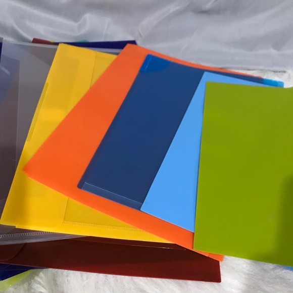 Expanding File 13 Pockets/12 Tabs~Letter Size No Closure With 17 Plastic Folders - Picture 7 of 9